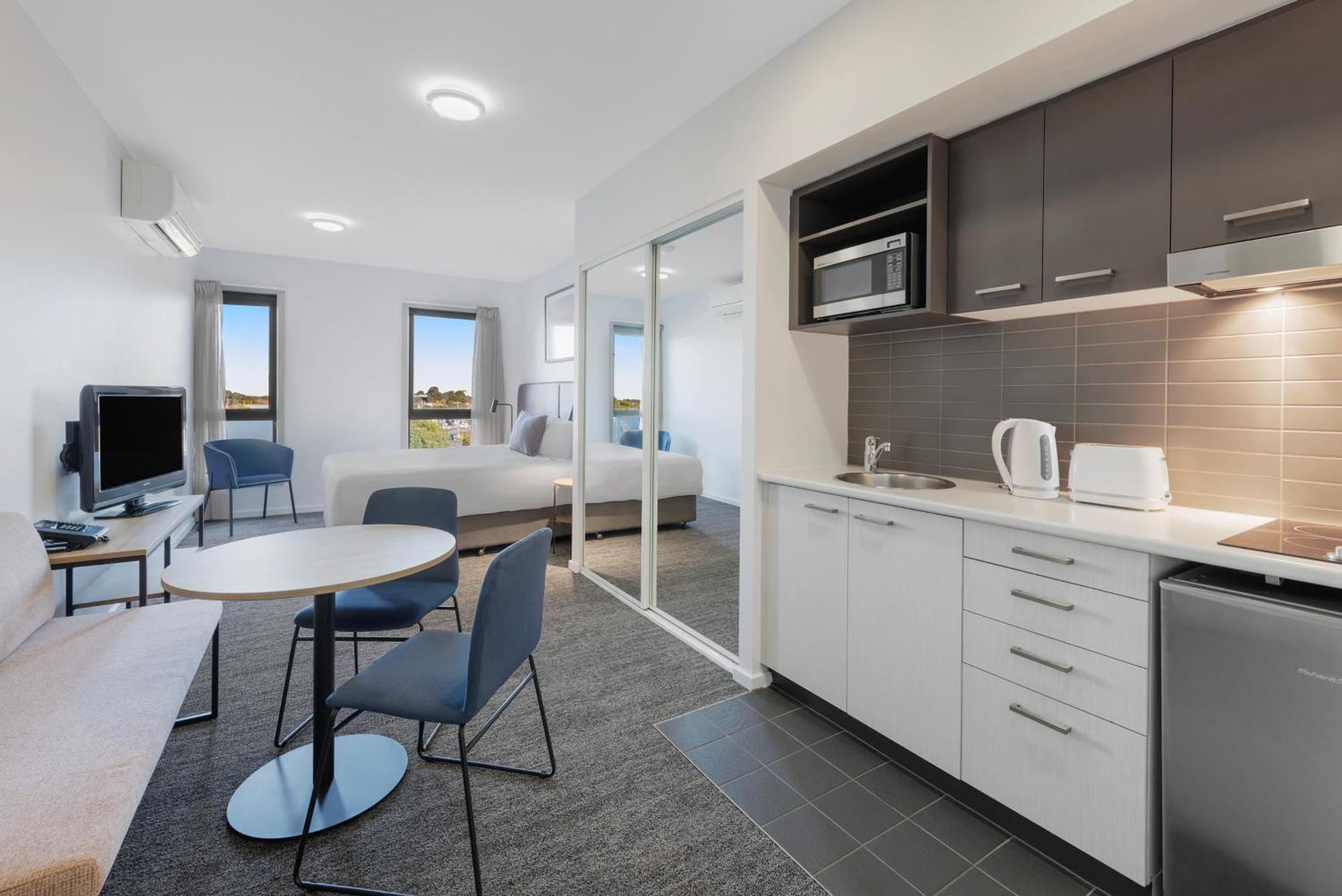 Quest Werribee Aparthotel Bagian luar foto