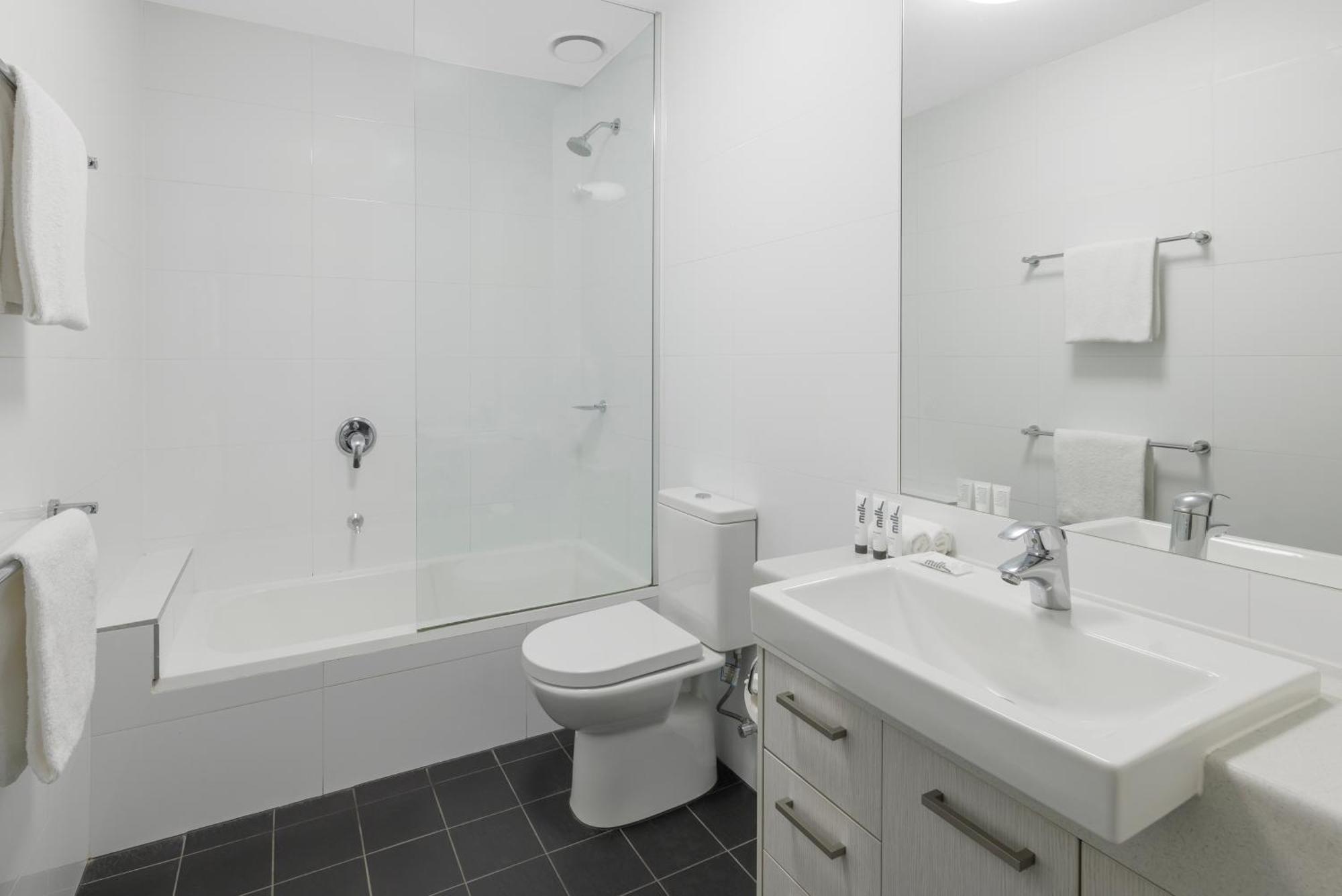 Quest Werribee Aparthotel Bagian luar foto